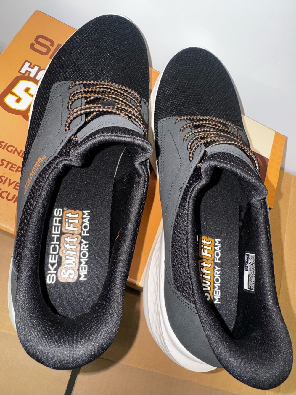 SKECHERS Hands-Free Swift Fit Sneaker Men's Size 11 Black - New - Picture 6 of 6